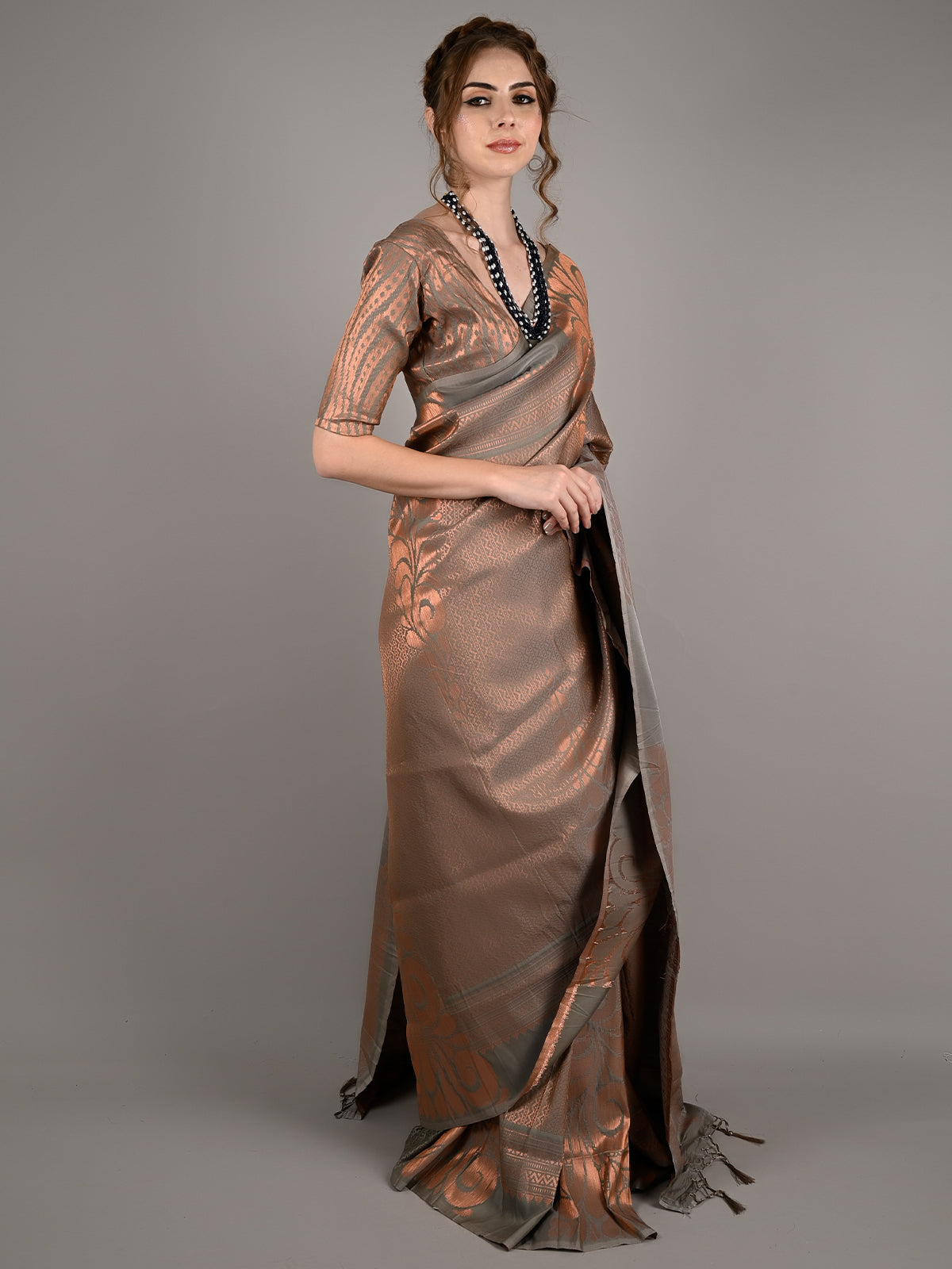 Grey Silk Blend Woven Saree With Unstitched Blouse