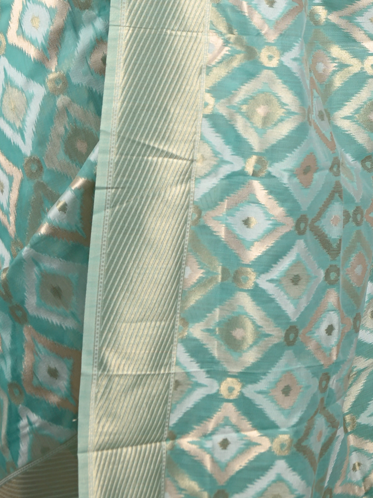 Blue Linen Woven Saree With Unstitched Blouse
