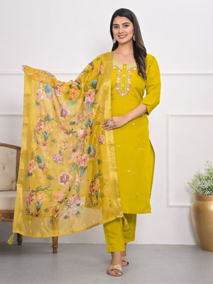 Rajwada Green Silk Blend Embroidered Stitched Kurta Set For Women