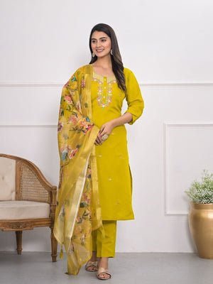 Rajwada Green Silk Blend Embroidered Stitched Kurta Set For Women