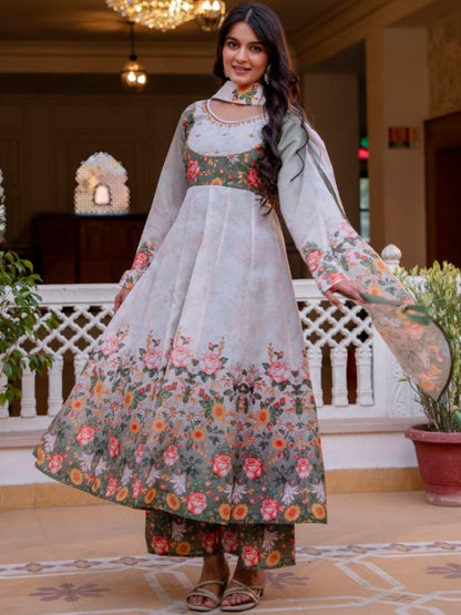 Rajwada Green And White Cotton Blend Printed Kurta Set For Women