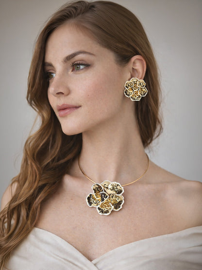 Rajwada Golden Alloy Metallic Design Jewellery Set For Women