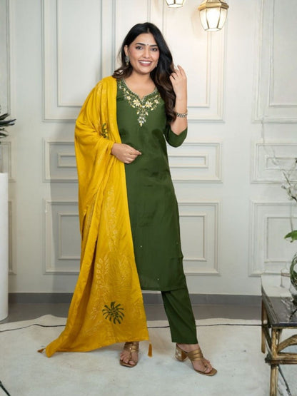 Rajwada Green Silk Blend Embroidered Kurta Set For Women