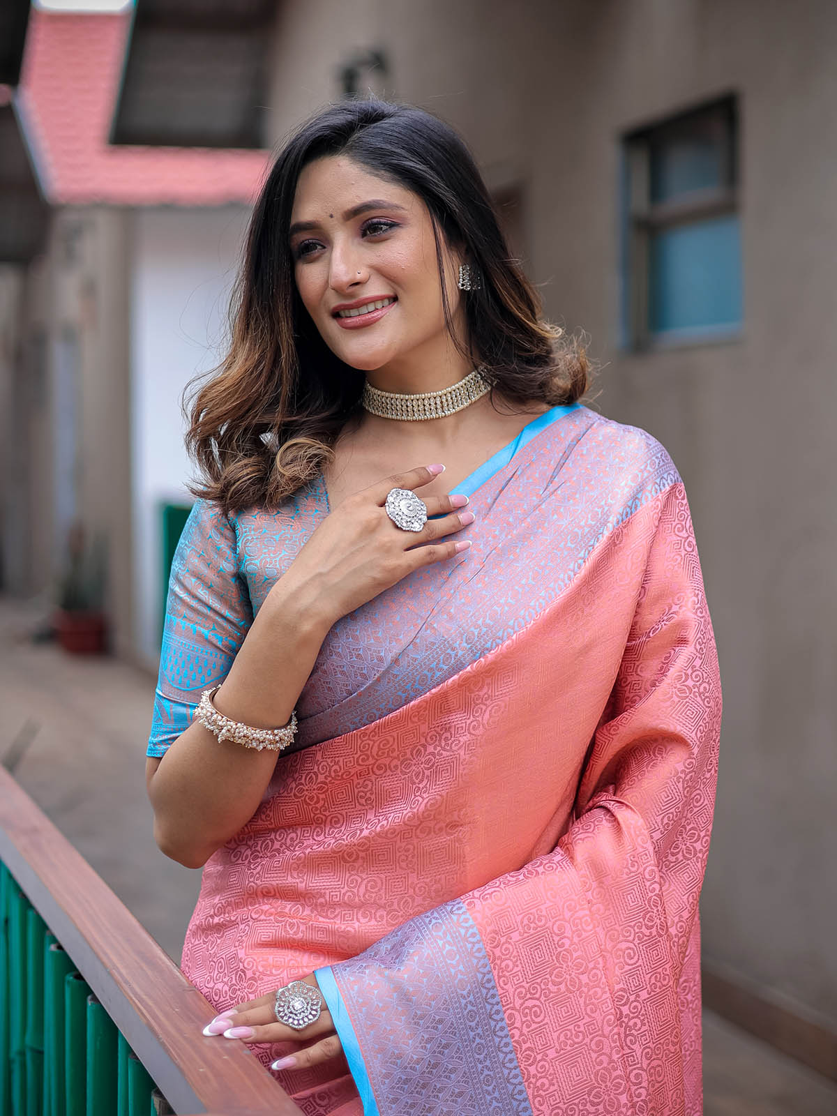Pink Silk Blend Woven Saree With Unstitched Blouse