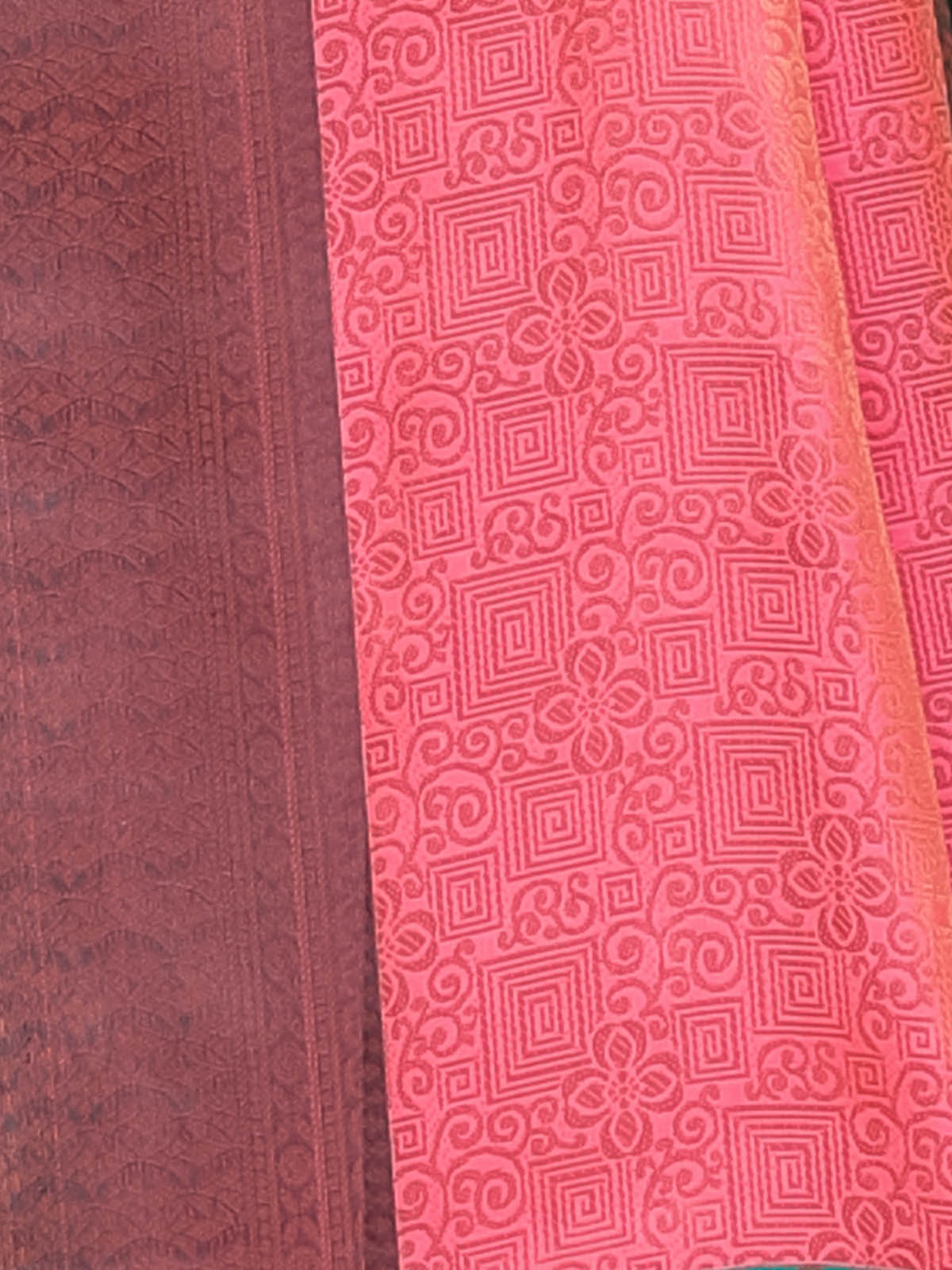 Pink Silk Blend Woven Saree With Unstitched Blouse