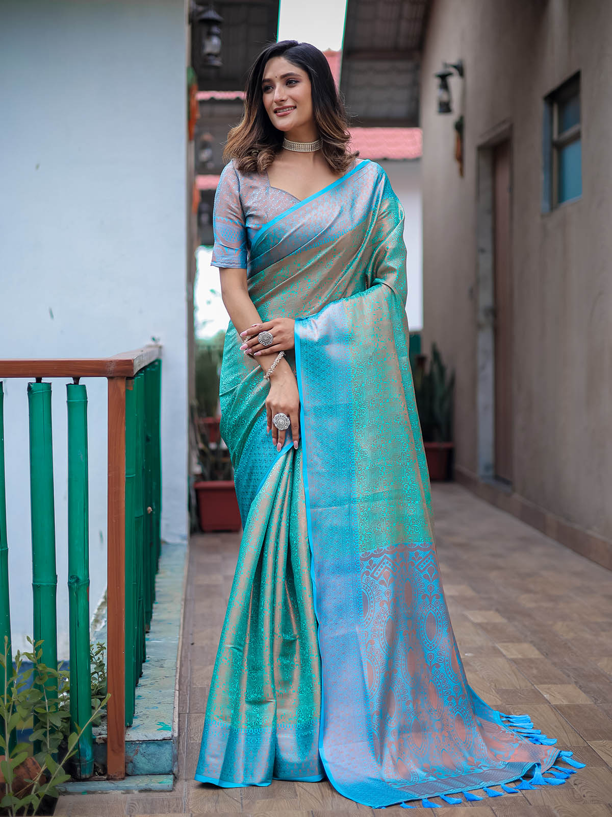 Blue Silk Blend Woven Saree With Unstitched Blouse