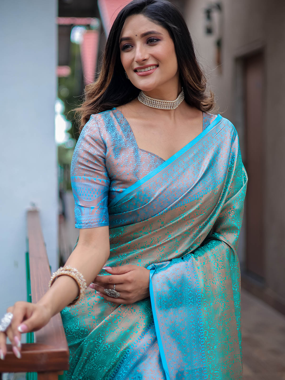 Blue Silk Blend Woven Saree With Unstitched Blouse