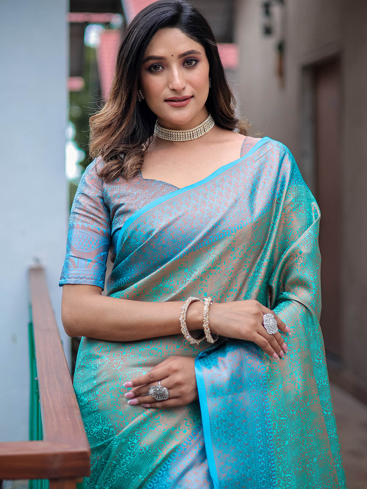 Blue Silk Blend Woven Saree With Unstitched Blouse