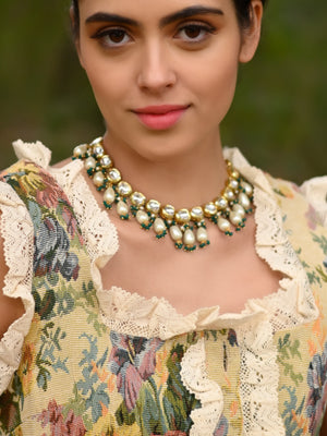 Rajwada Women Green And White Choker Neck Piece Set
