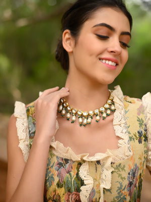 Rajwada Women Green And White Choker Neck Piece Set
