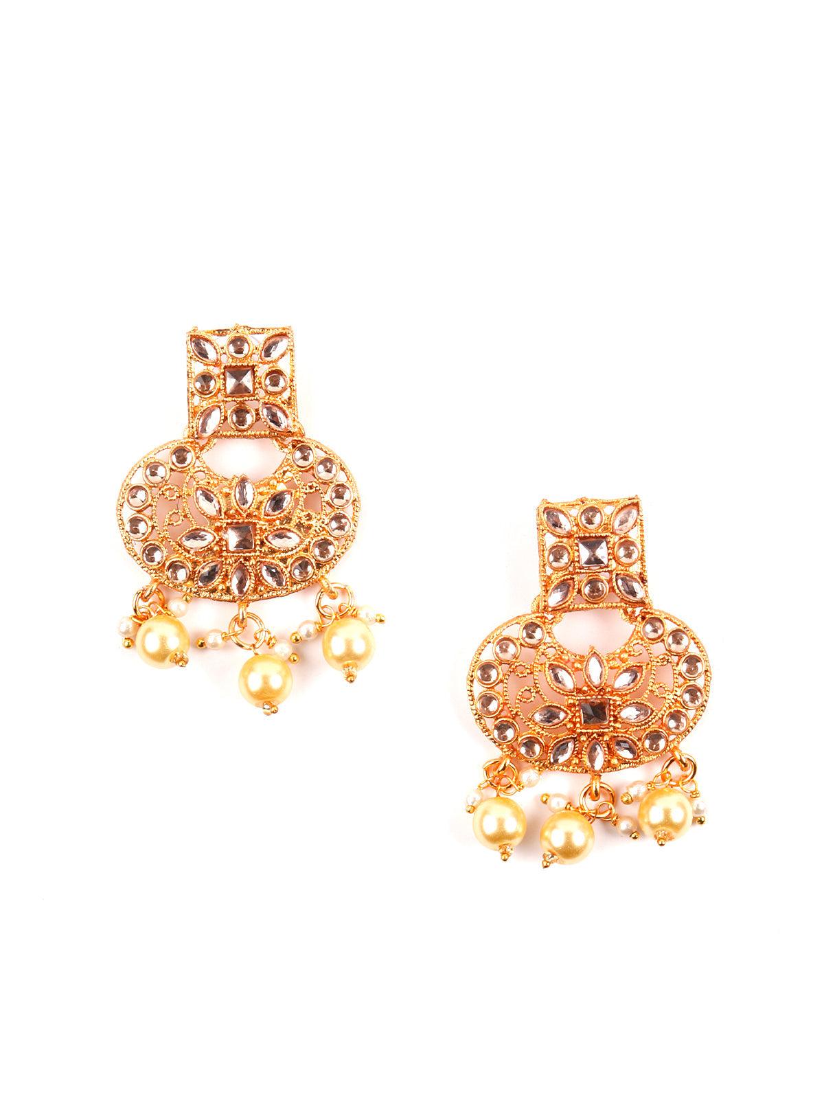 Gold semiprecious kundan & pearl necklace with earrings & maang teeka - Rajwada