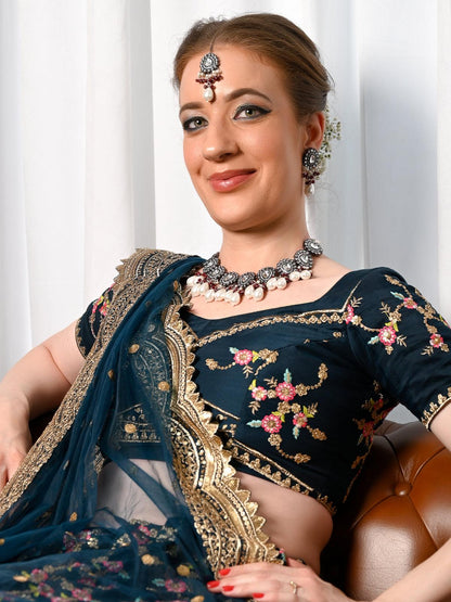 Graceful Red and White Palladium Neckpiece Set - Rajwada