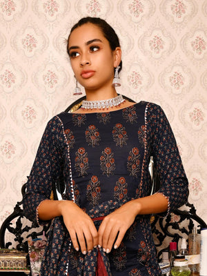 Silver-Tone Jewellery Set Embellished With Rubies - Rajwada