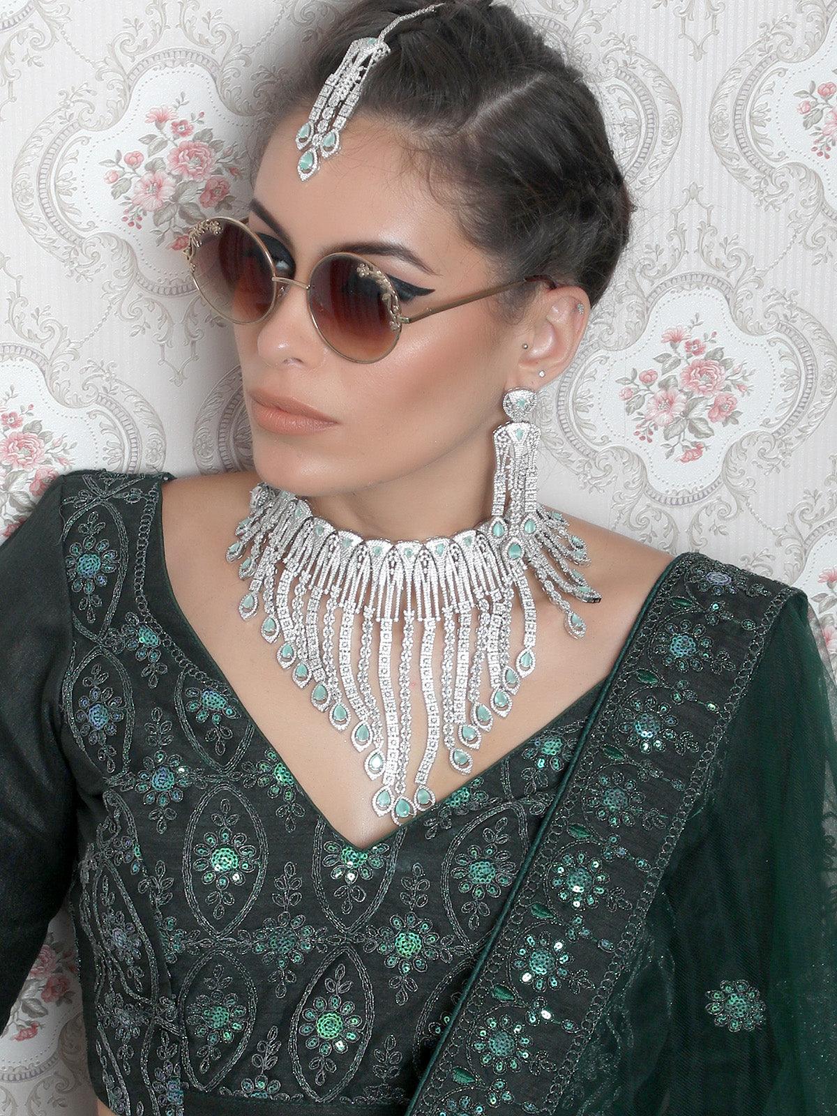 STUNNING GOLD CHOKER NECKLACE SET FOR WOMEN - Rajwada