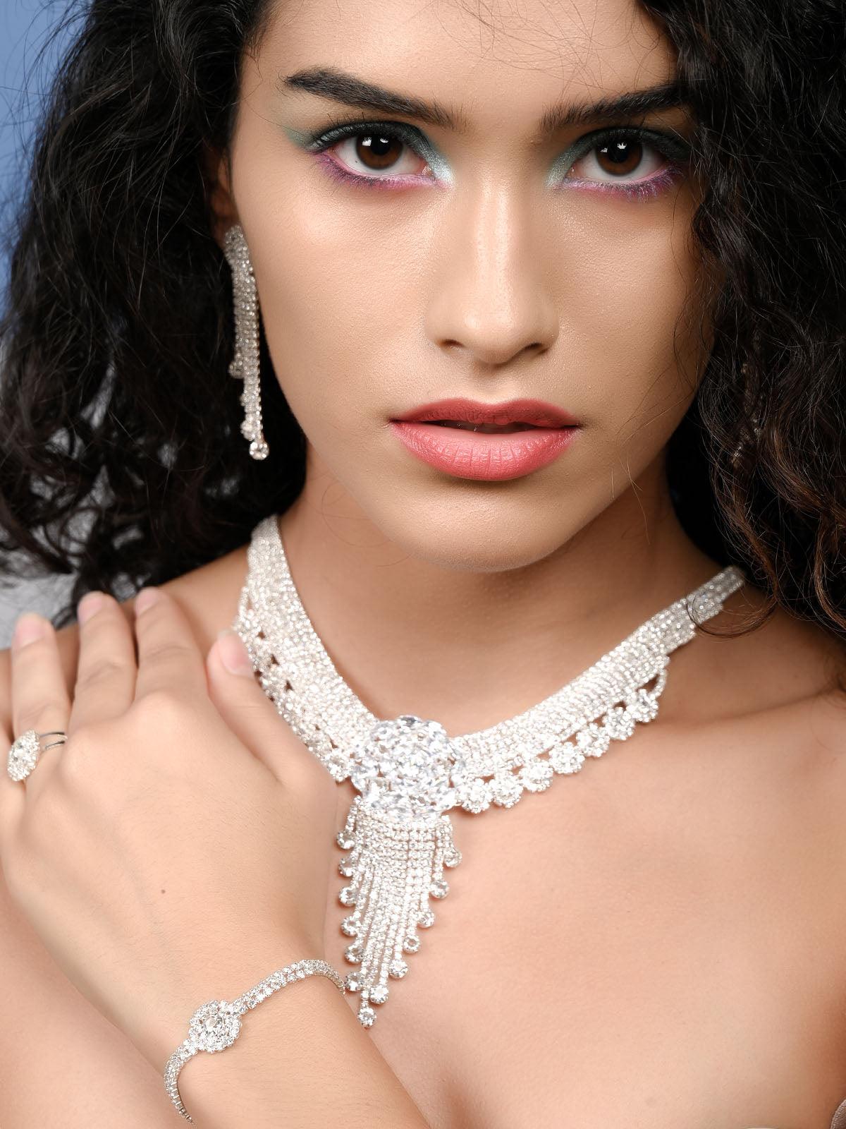 Stunning shinning and highly sophisticated necklace set for women - Rajwada
